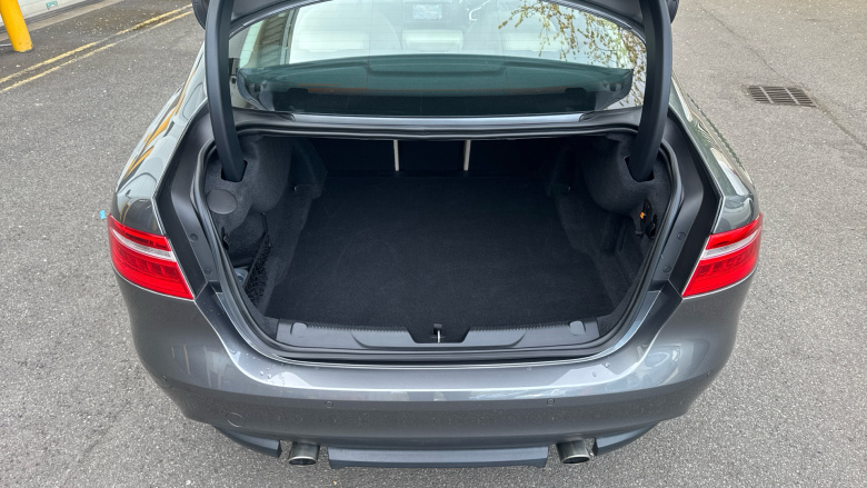 Jaguar XE 2.0 Ingenium Prestige 4dr Auto Petrol Saloon